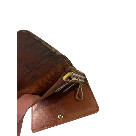 Louis Vuitton Key Holder Brown Monogram LV Print - Picture 8 of 13